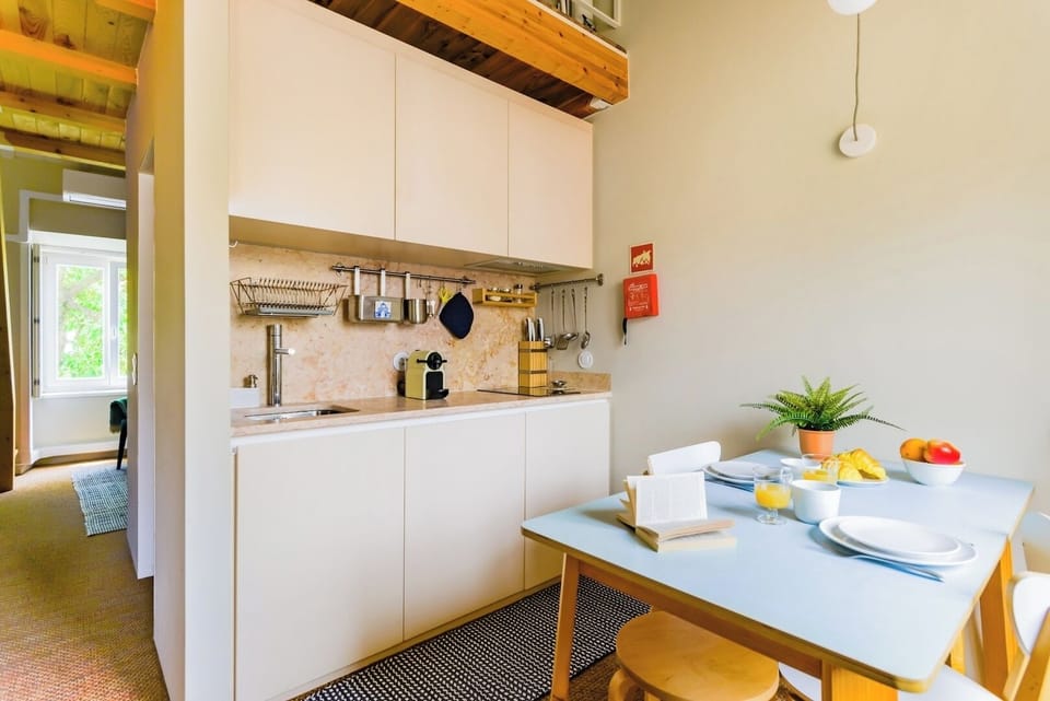 Equipped kitchen with Dining area