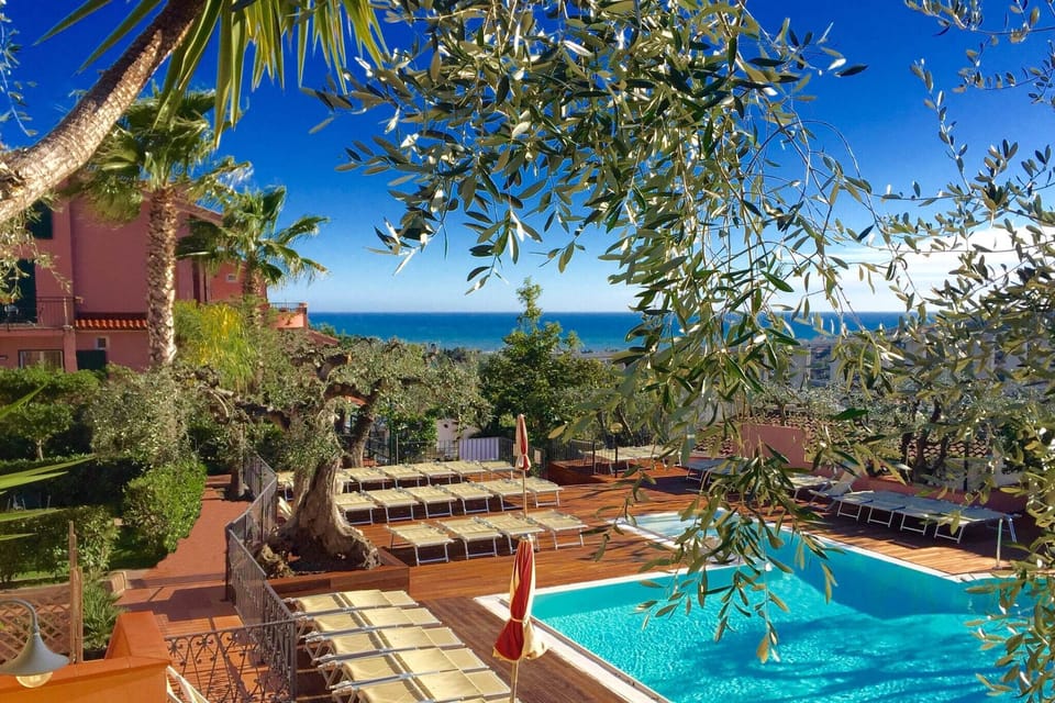 Holiday Home Swimming Pool