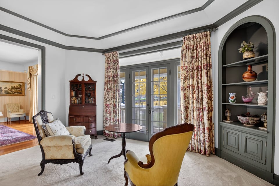 Home Decor, Building, Furniture, Indoors, Living Room