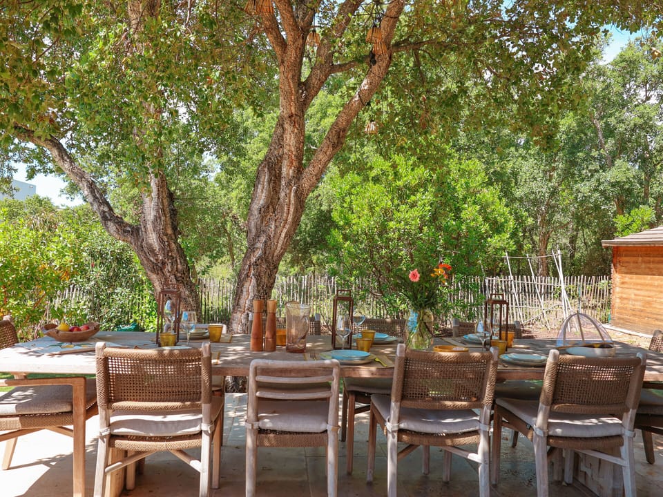 Outdoor dining