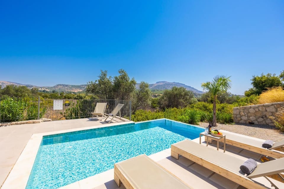 Private pool and terrace