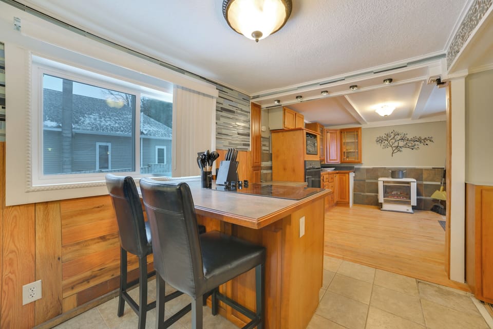 Kitchen | Cooking Basics | Dishware/Flatware | Drip Coffee Maker