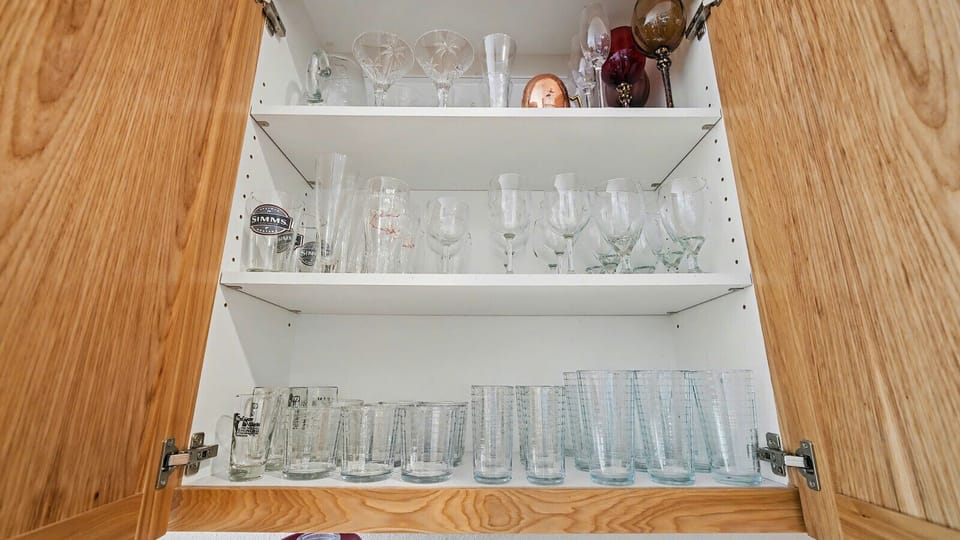 Many drink ware options