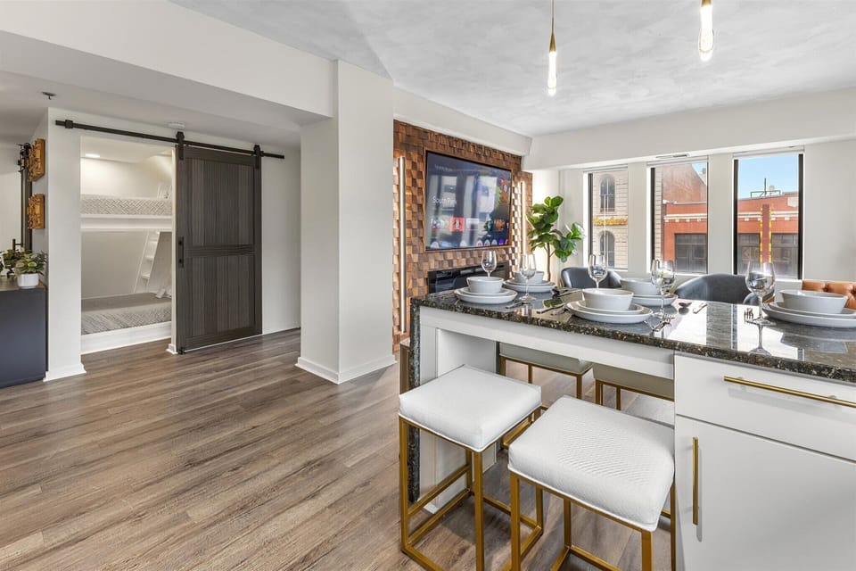 Dining Area 302