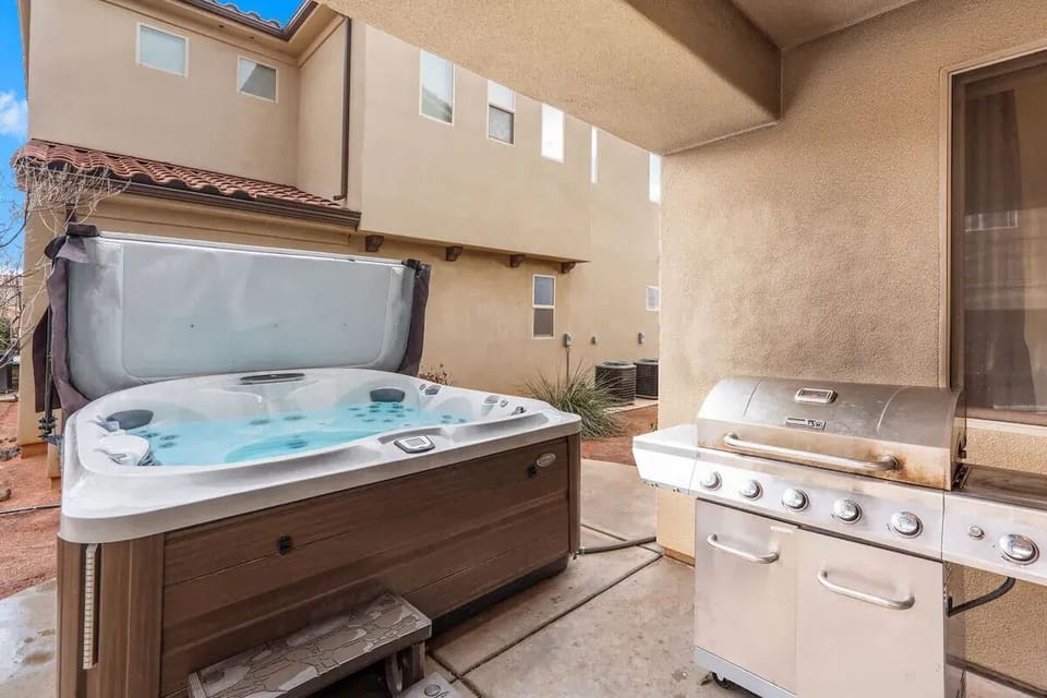 Private hot tub
