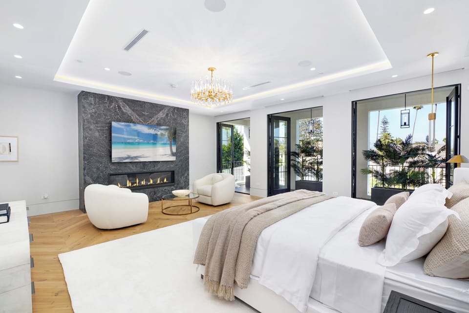 Villa Colette by LuxJB: Hotel-Level Service. Steps from Rodeo Drive.