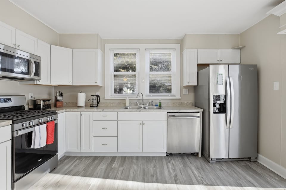 Kitchen - sink/DW/fridge