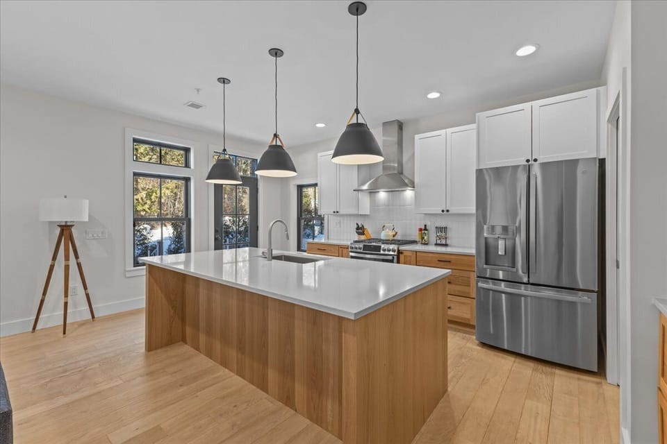 Brand-New, Modern Stowe Home  - Prime Location! (7015)