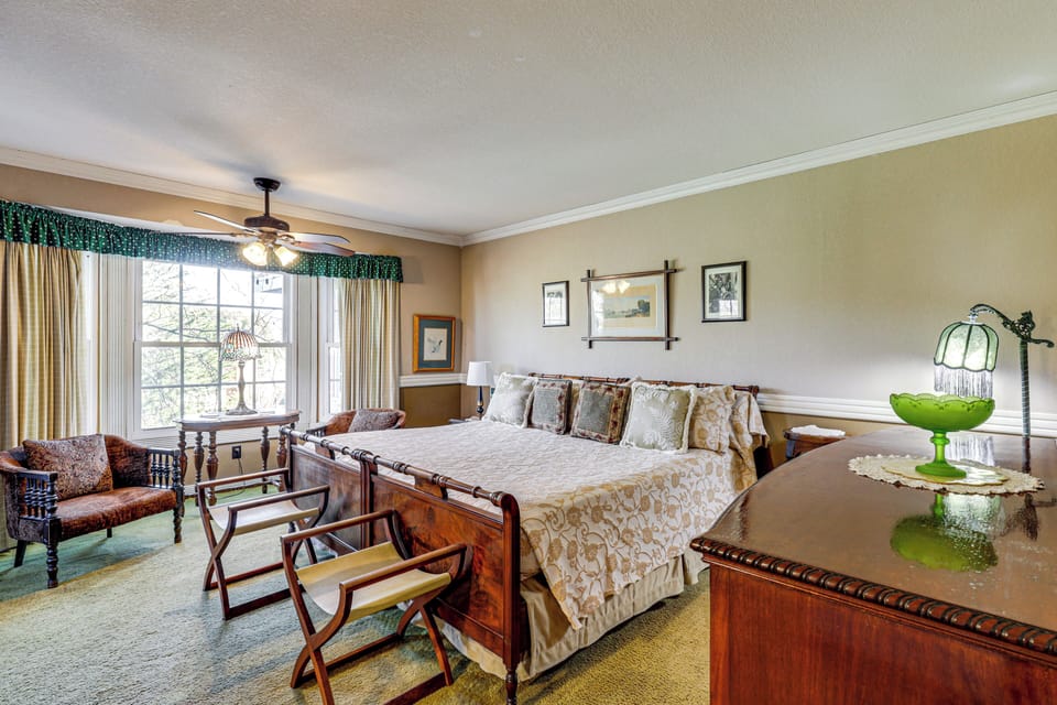 Bedroom 4 | California King Bed | 2nd Floor