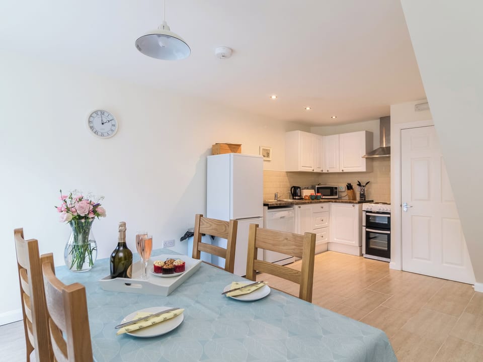 Kitchen/diner | Cowslip - The Grainary Cottages, Harwood Dale