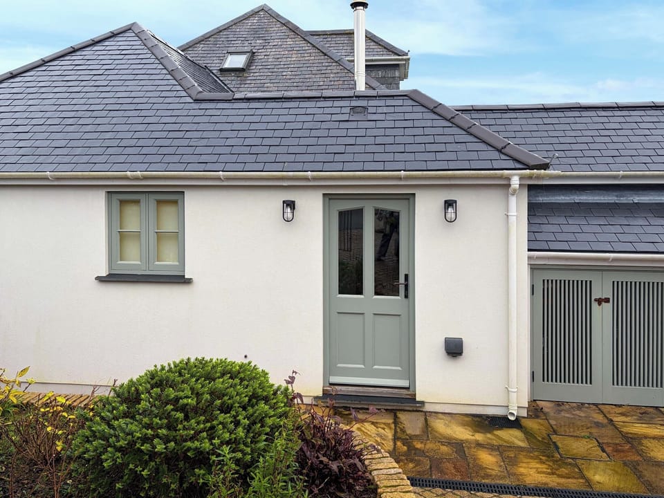 Exterior | Cairn Ryan, St Mawes