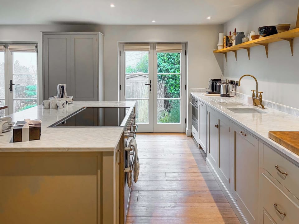 Kitchen | Cairn Ryan, St Mawes