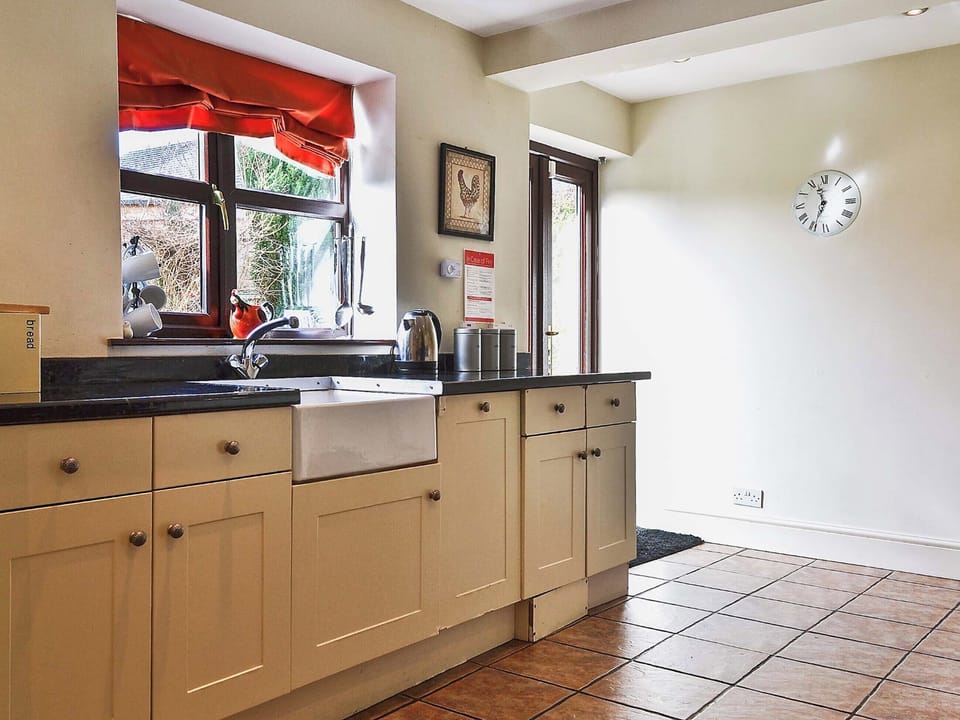 Kitchen | Bridge House, Overseal