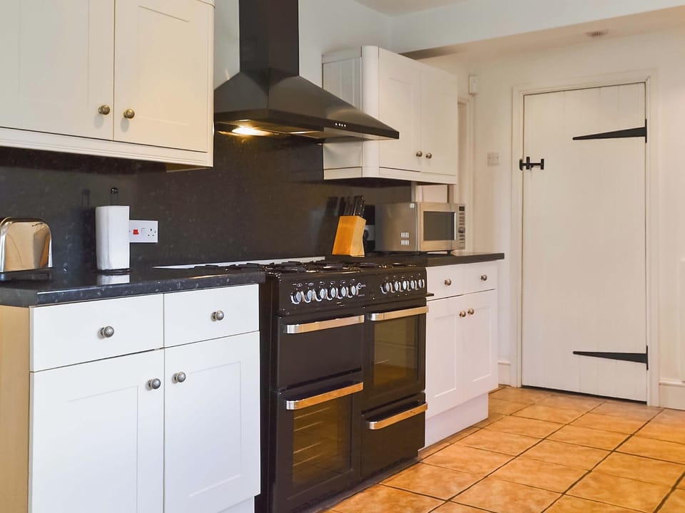 Kitchen | Bridge House, Overseal