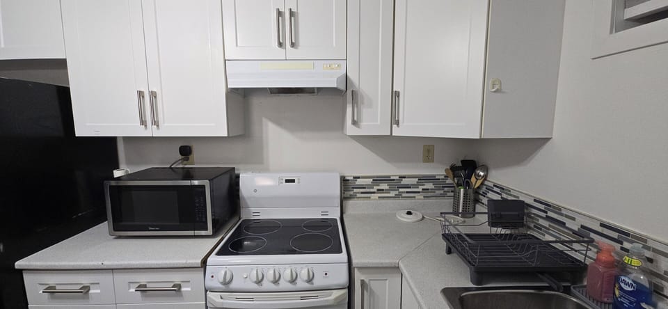 Full kitchen