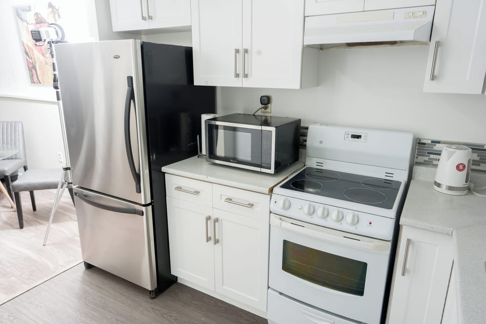 Full kitchen