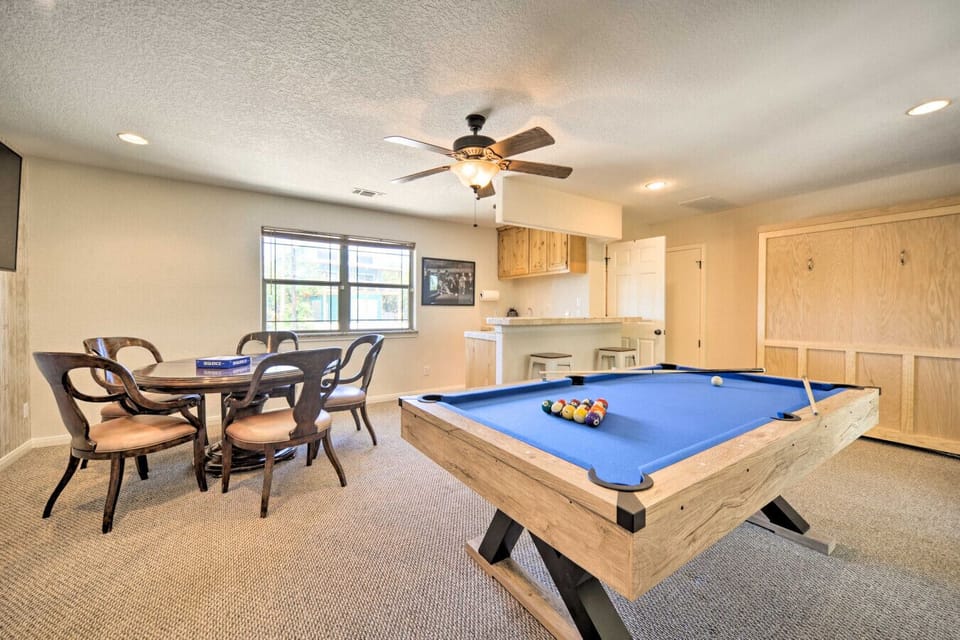 Game Room | Pool Table | Bar Seating Zone