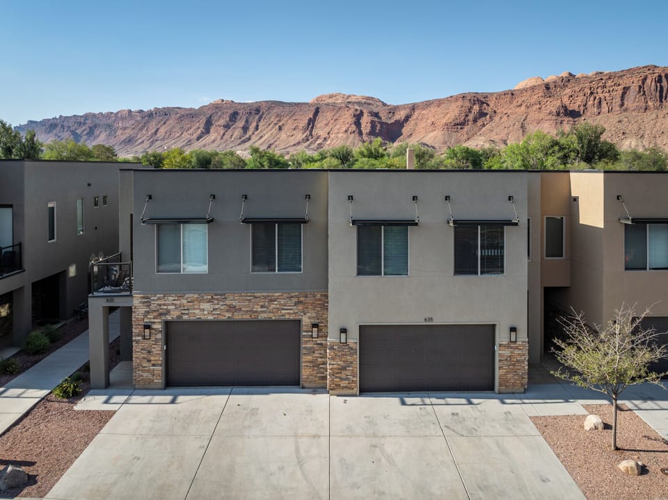 Welcome to Entrada 631 & 635 with Utah Escapes!