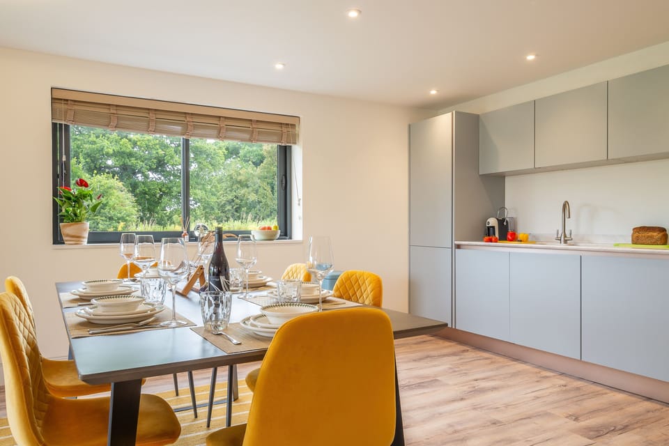 Ground floor: Dining and kitchen area