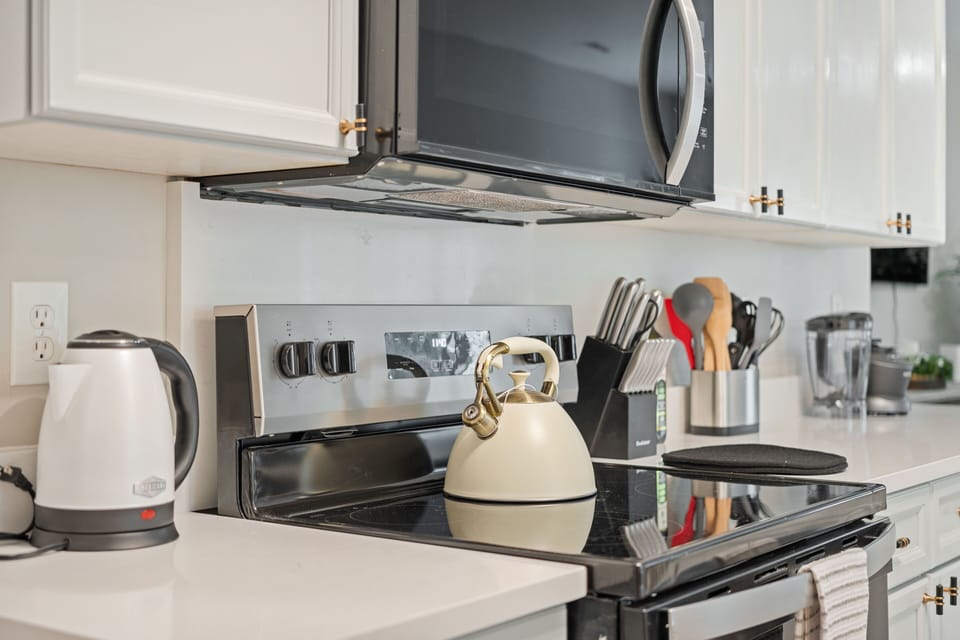 Fully equipped kitchen for everyday meals