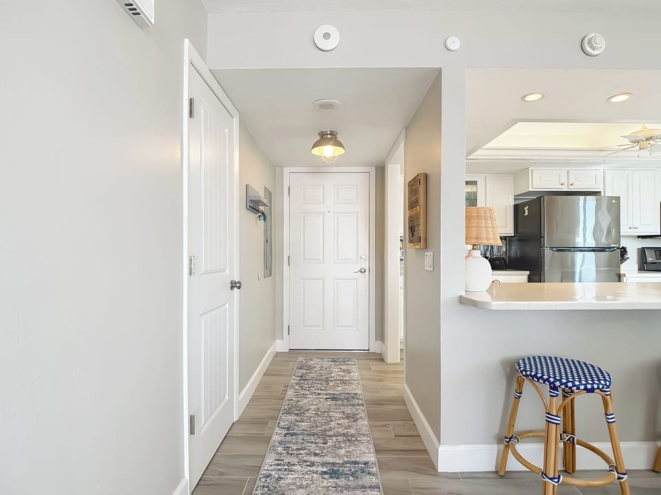 Unit Entry Way