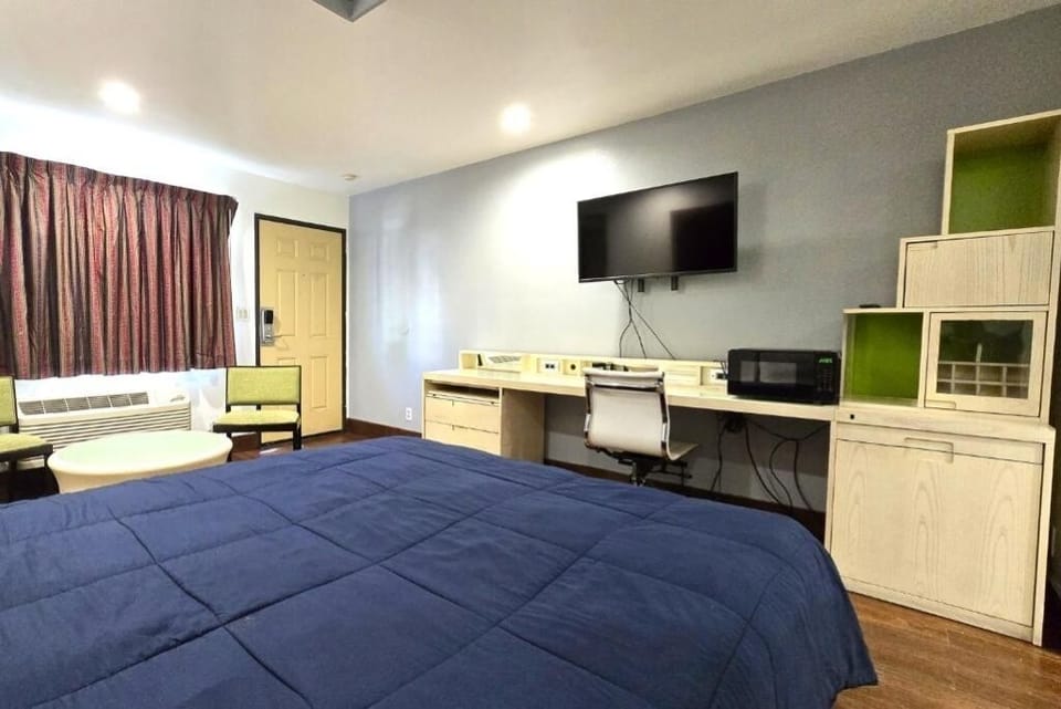 Bedroom. Interior and views may vary based on location and availability.