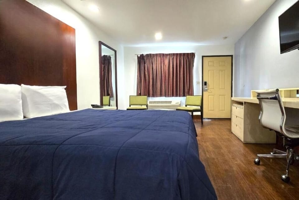 Bedroom. Interior and views may vary based on location and availability.