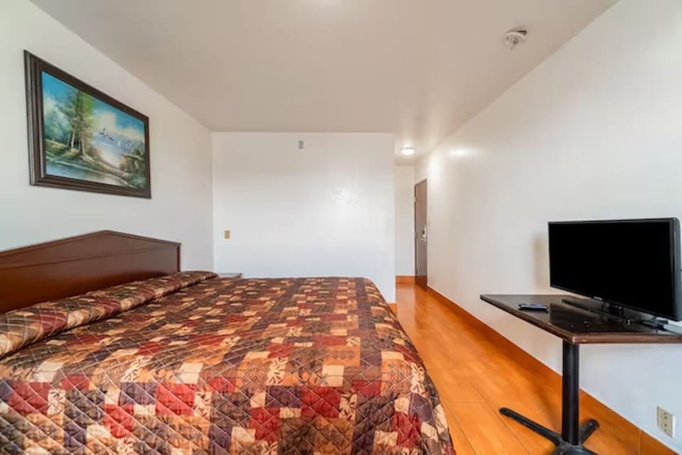 Bedroom. Interior and views may vary based on location and availability