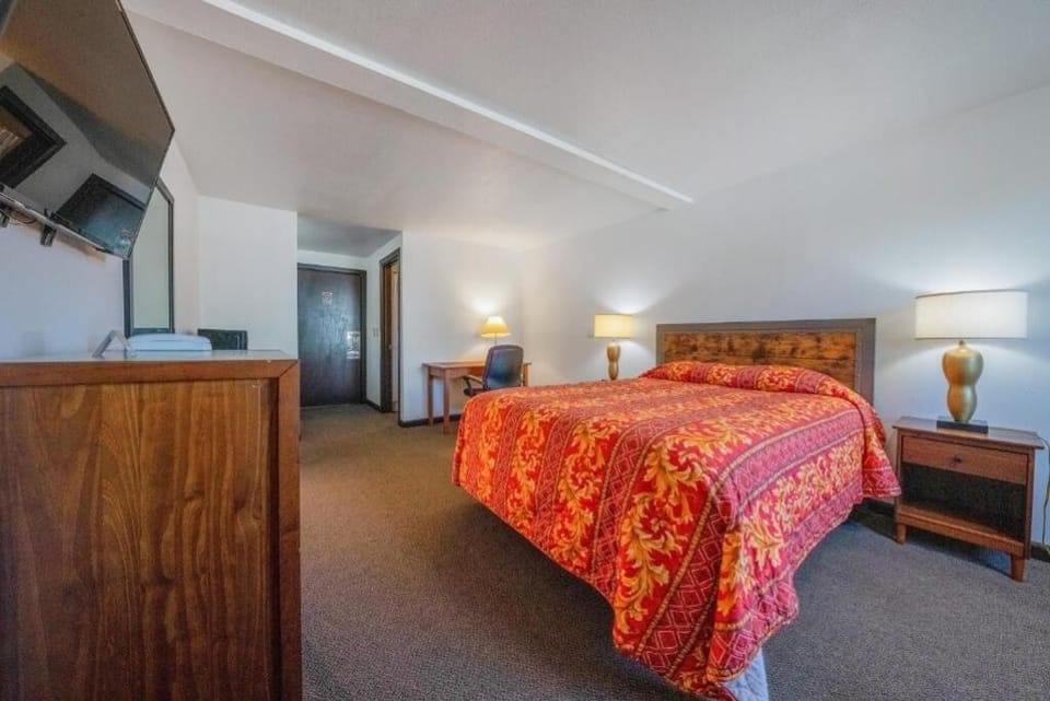 Bedroom. Interior and views may vary based on location and availability.