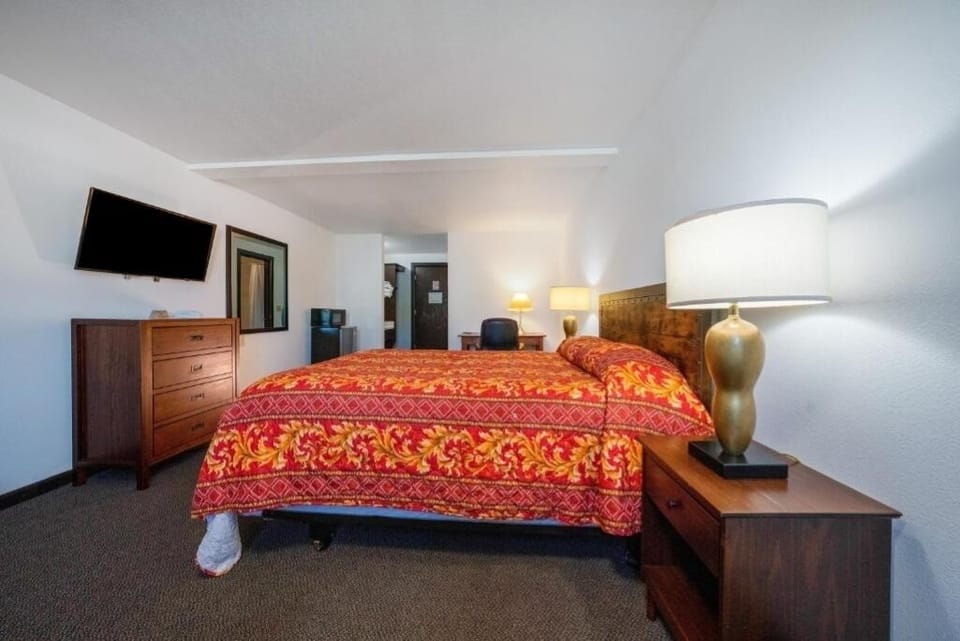 Bedroom. Interior and views may vary based on location and availability.