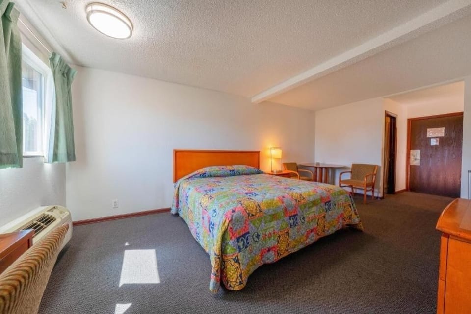 Bedroom. Interior and views may vary based on location and availability.