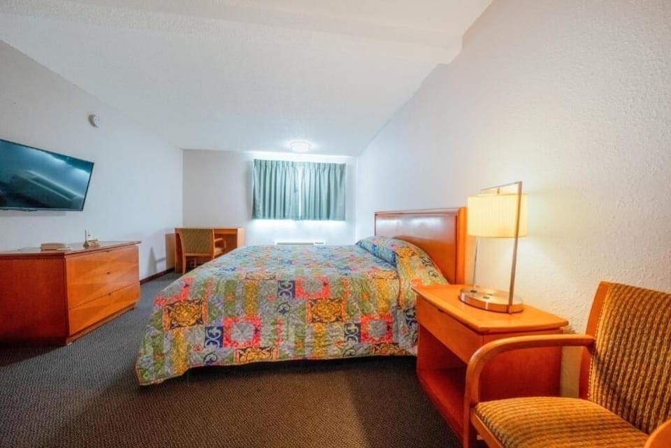 Bedroom. Interior and views may vary based on location and availability.