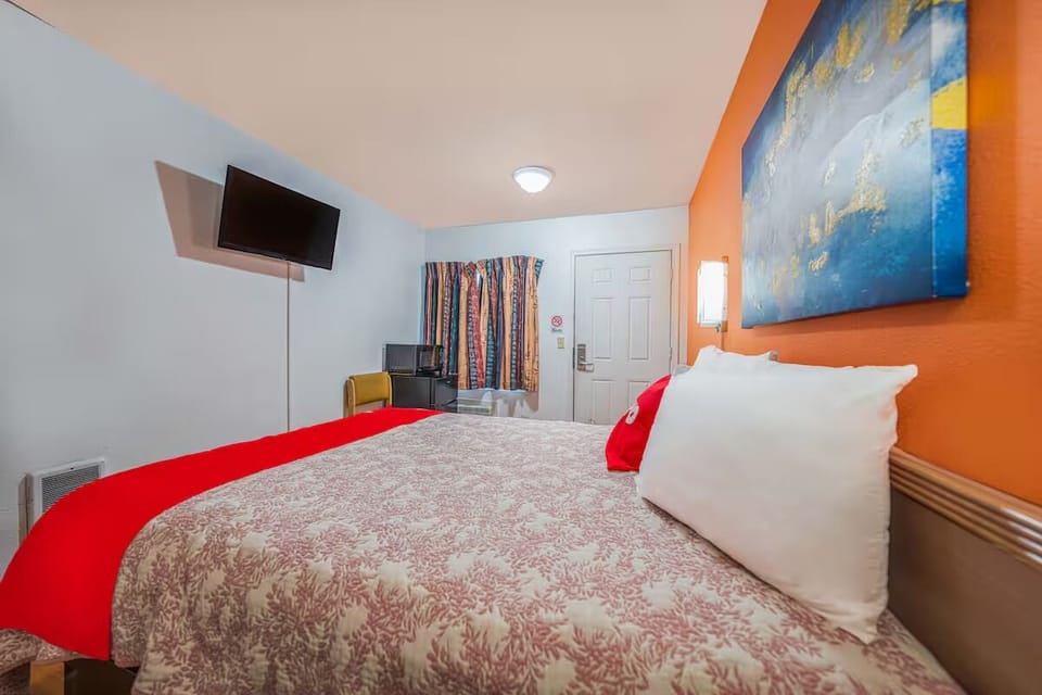 Bedroom. Interior and views may vary based on location and availability.