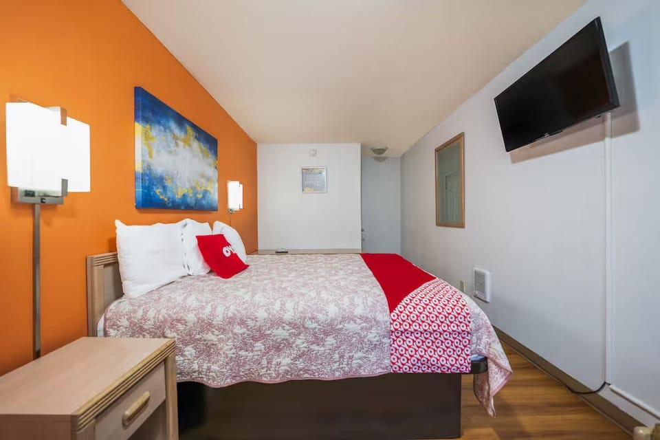 Bedroom. Interior and views may vary based on location and availability.