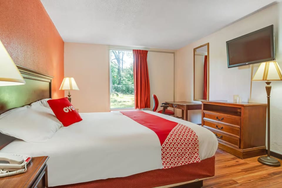 Wake up to soft daylight and relax in a cozy room.