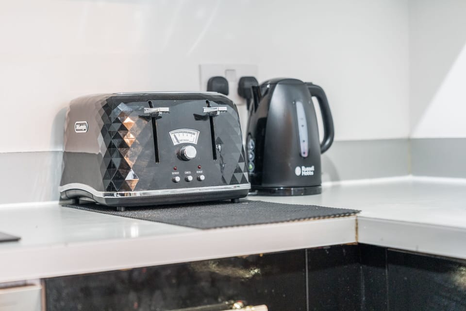 Kettle and toaster
