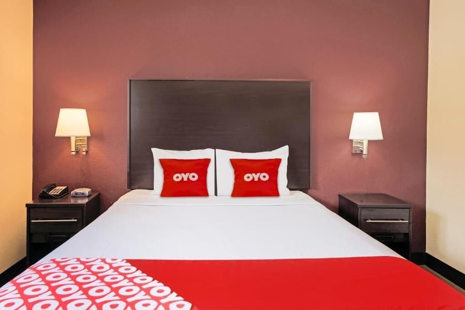 Unit with 1 Queen bed
