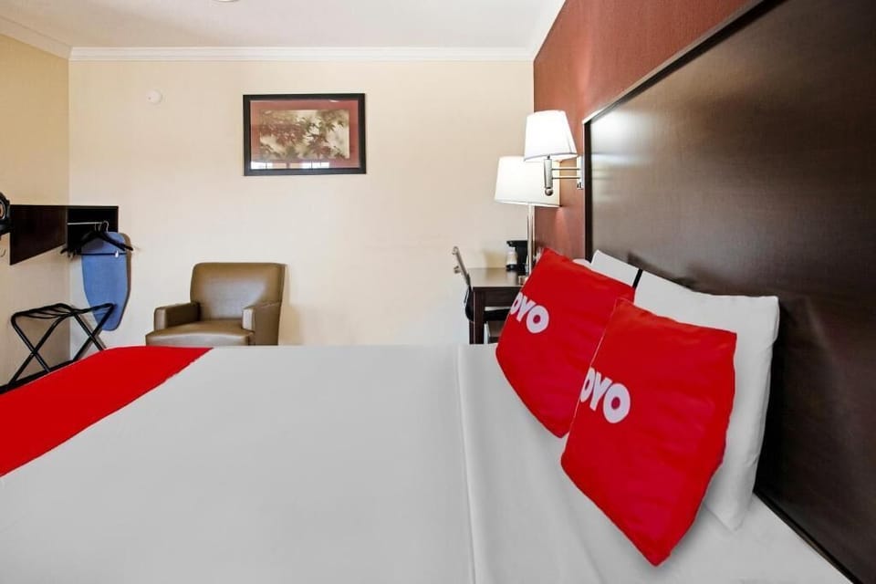 Unit with 1 Queen bed