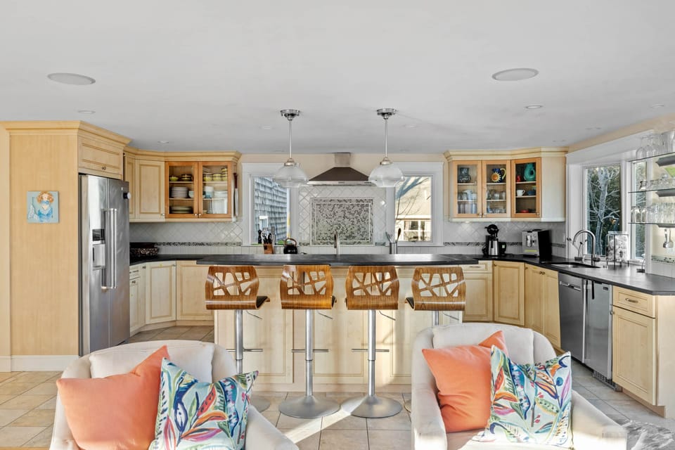 Living Room/Kitchen