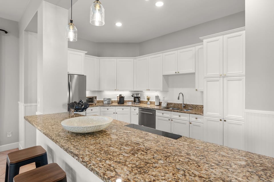 Spacious equipped kitchen