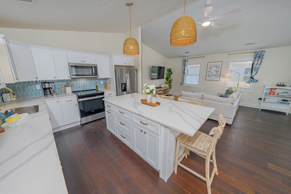 KDN9607: Little Pearl | Kitchen