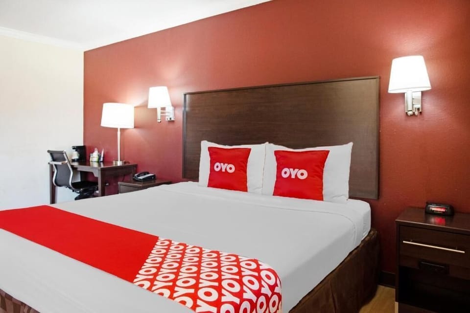 Unit with 1 Queen bed