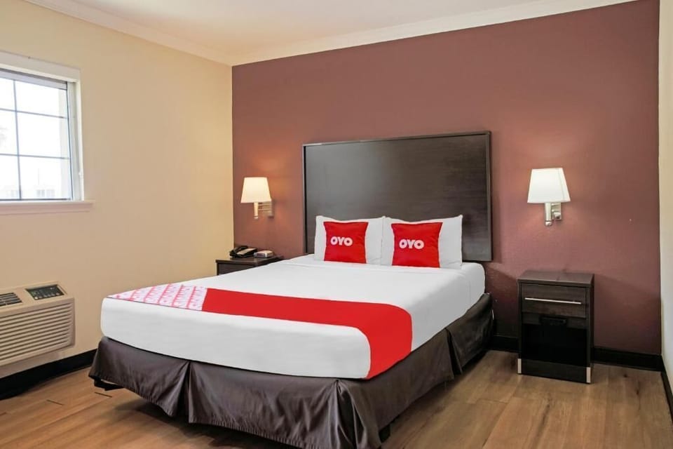 Unit with 1 King bed
