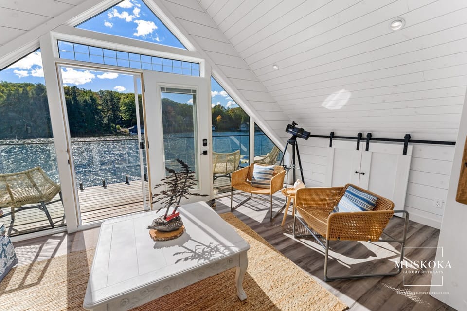 Upper Boathouse Sitting Area