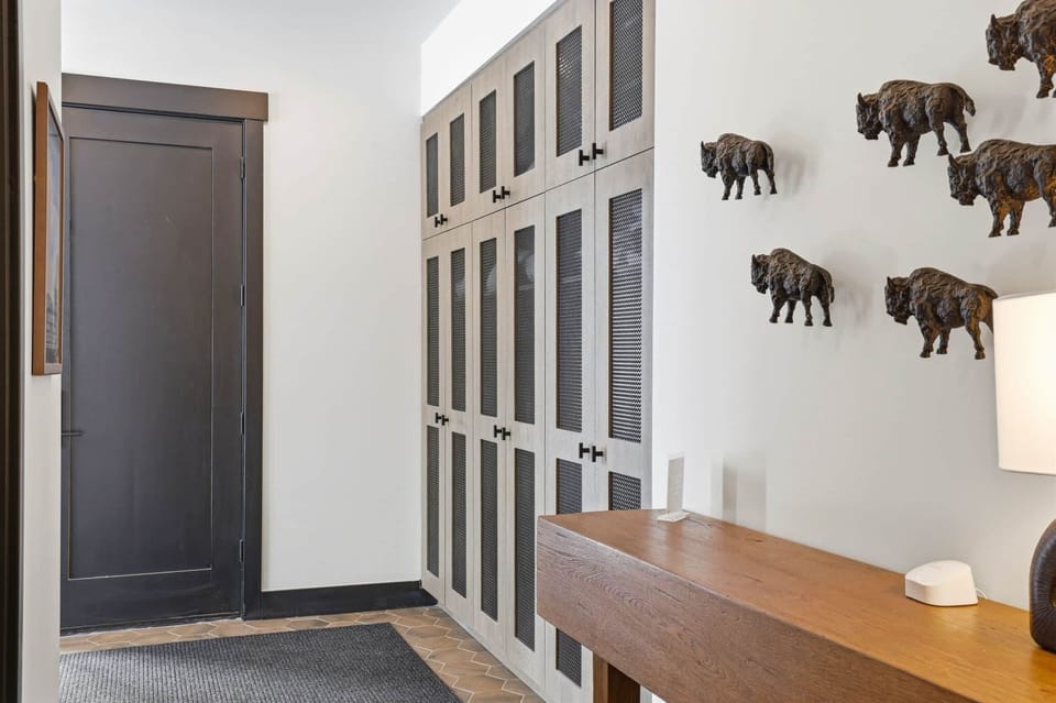 Entryway - Storage Closets