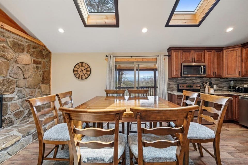 18-Dining Room
