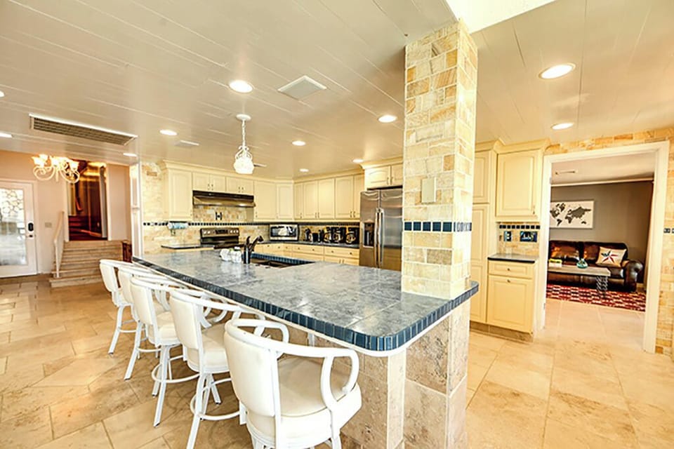 12968AbqsPXiks-20210404230850