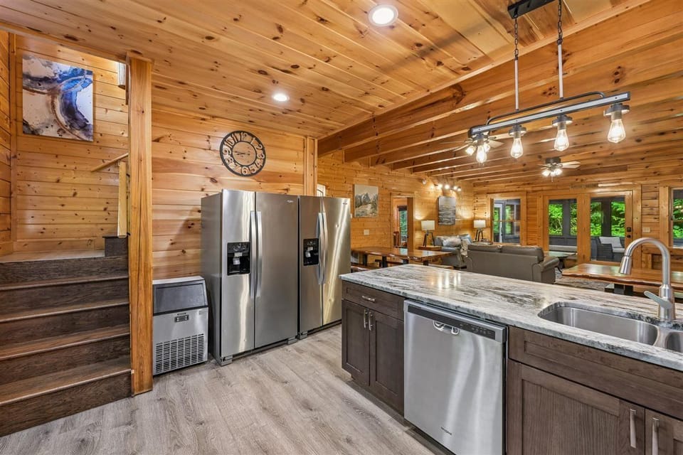 013-Kitchen