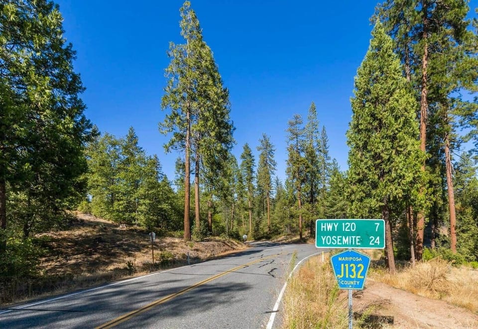 Just 24 miles from Yosemite!