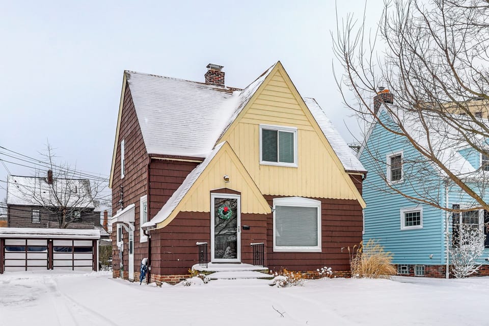 Parking | Driveway (4 Vehicles)